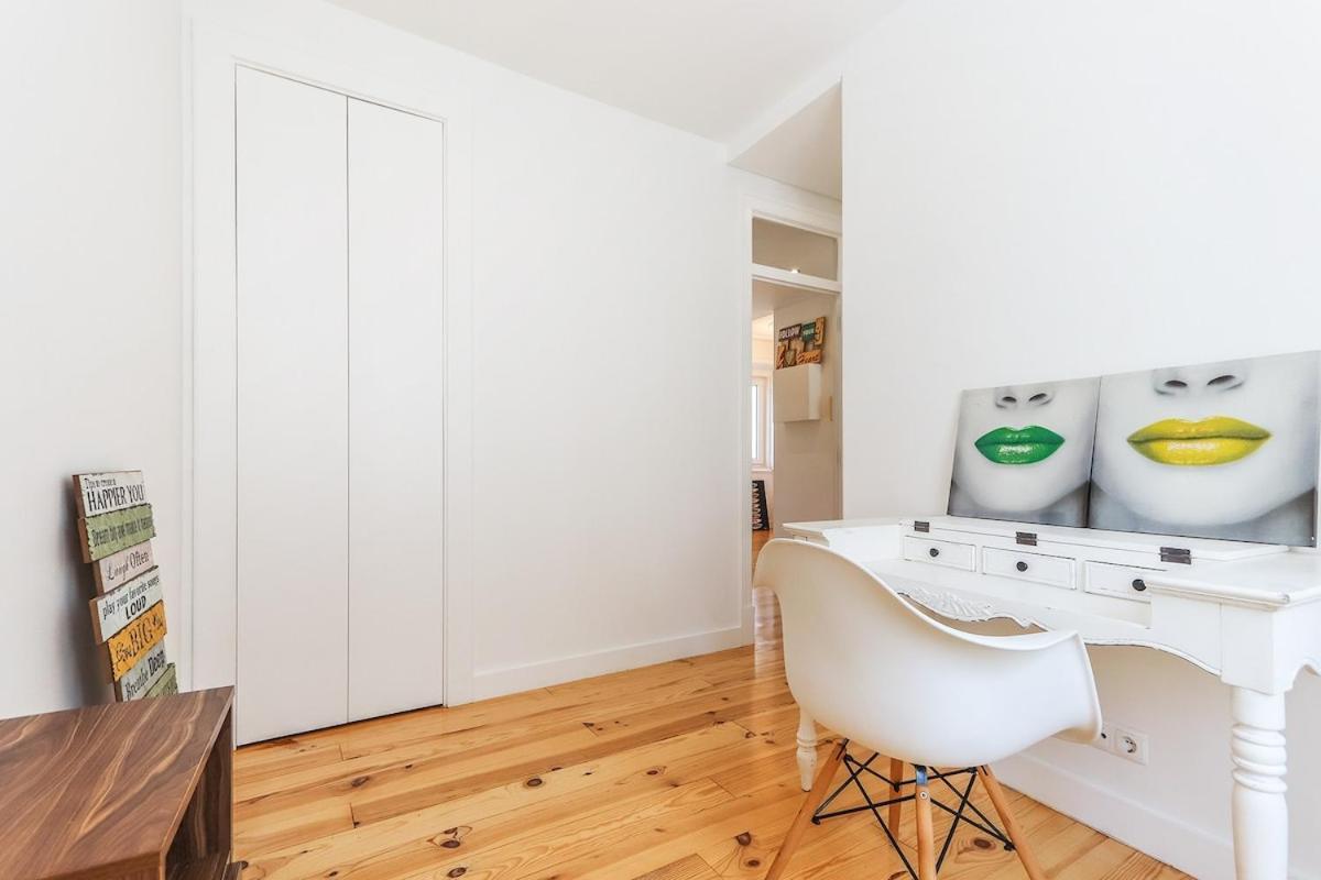 Apartment Campo De Ourique Modern Bright With Office