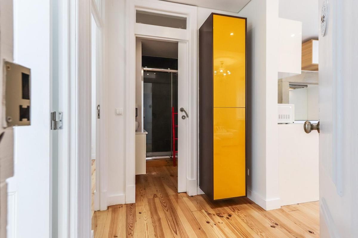 Apartment Campo De Ourique Modern Bright With Office Lisbon