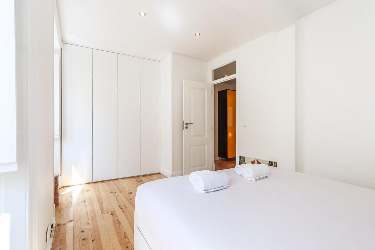 Campo De Ourique Modern Bright With Office Apartment Lisbon