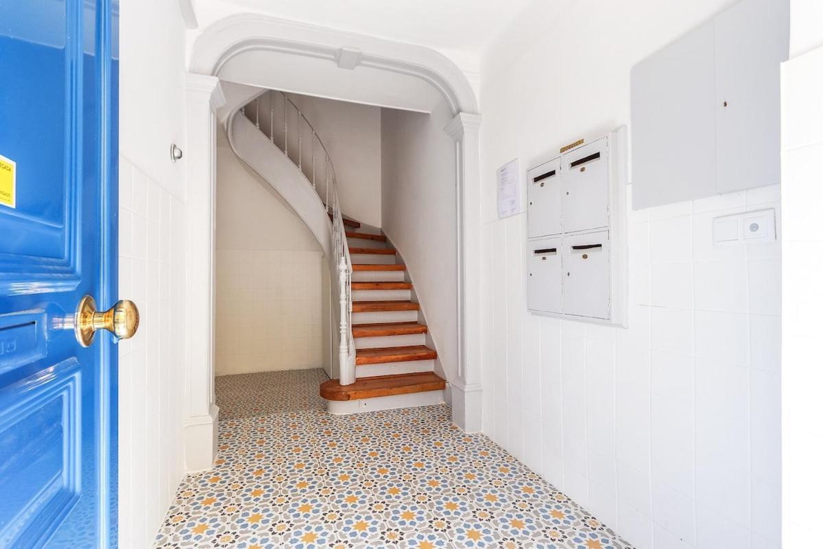 Apartment Campo De Ourique Modern Bright With Office Lisbon