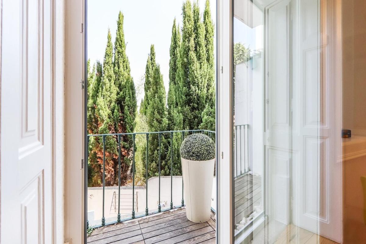 Apartment Campo De Ourique Modern Bright With Office