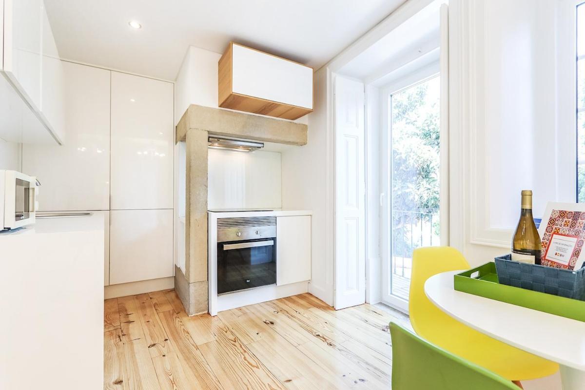 Campo De Ourique Modern Bright With Office Apartment Lisbon